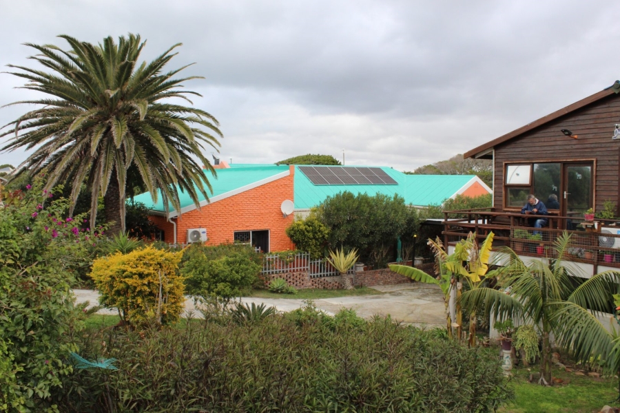 6 Bedroom Property for Sale in Paradise Beach Eastern Cape